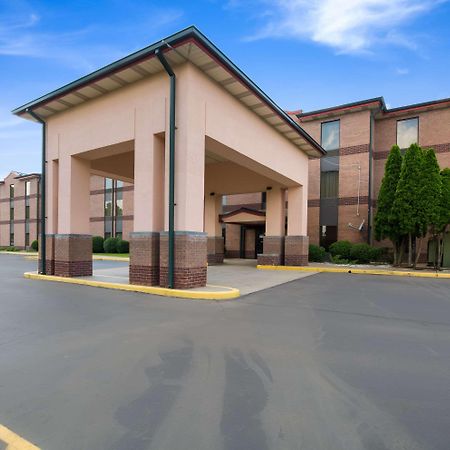 Quality Inn & Suites Sellersburg Екстер'єр фото