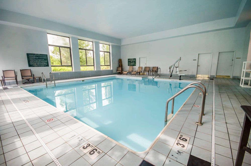 Quality Inn & Suites Sellersburg Екстер'єр фото