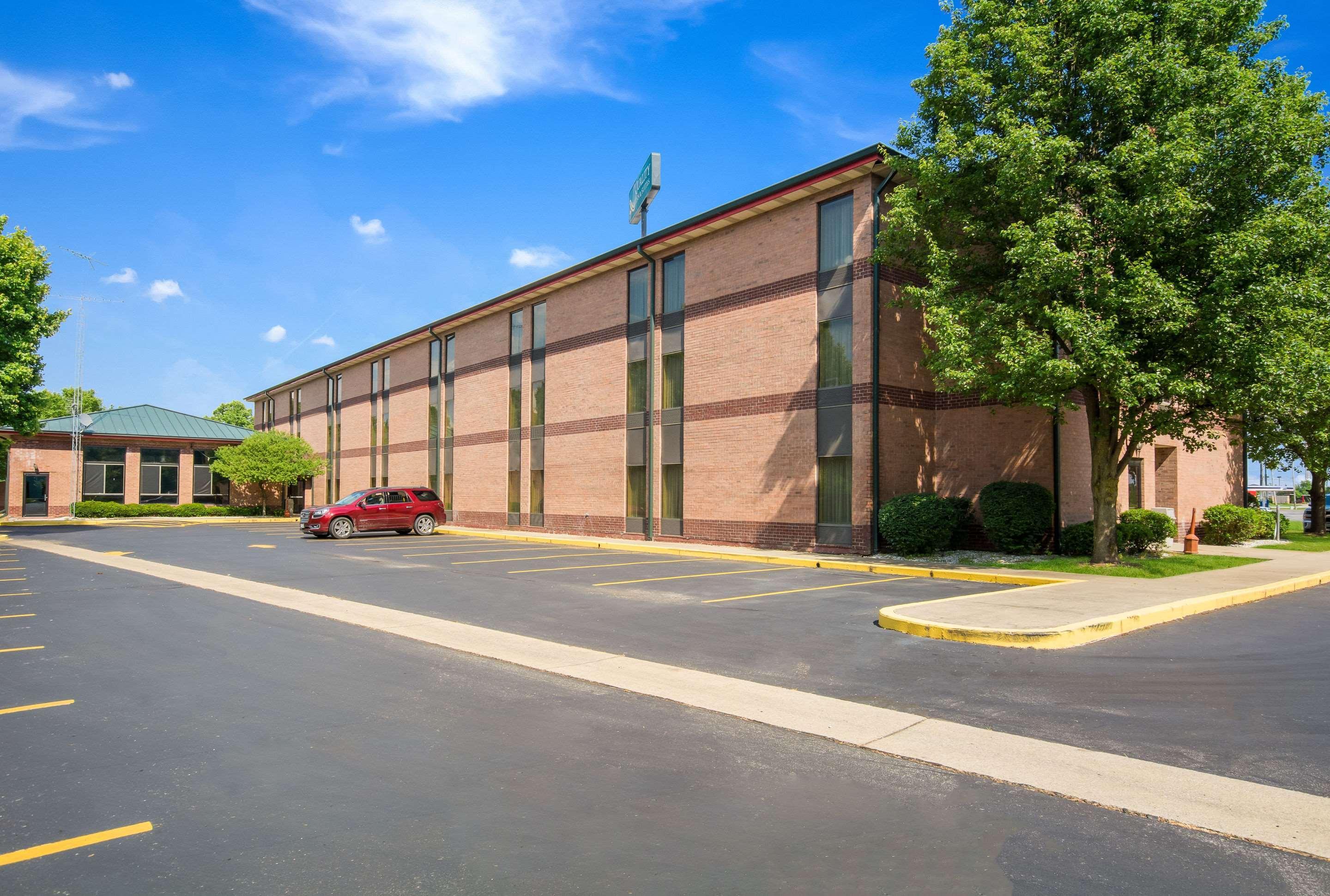 Quality Inn & Suites Sellersburg Екстер'єр фото