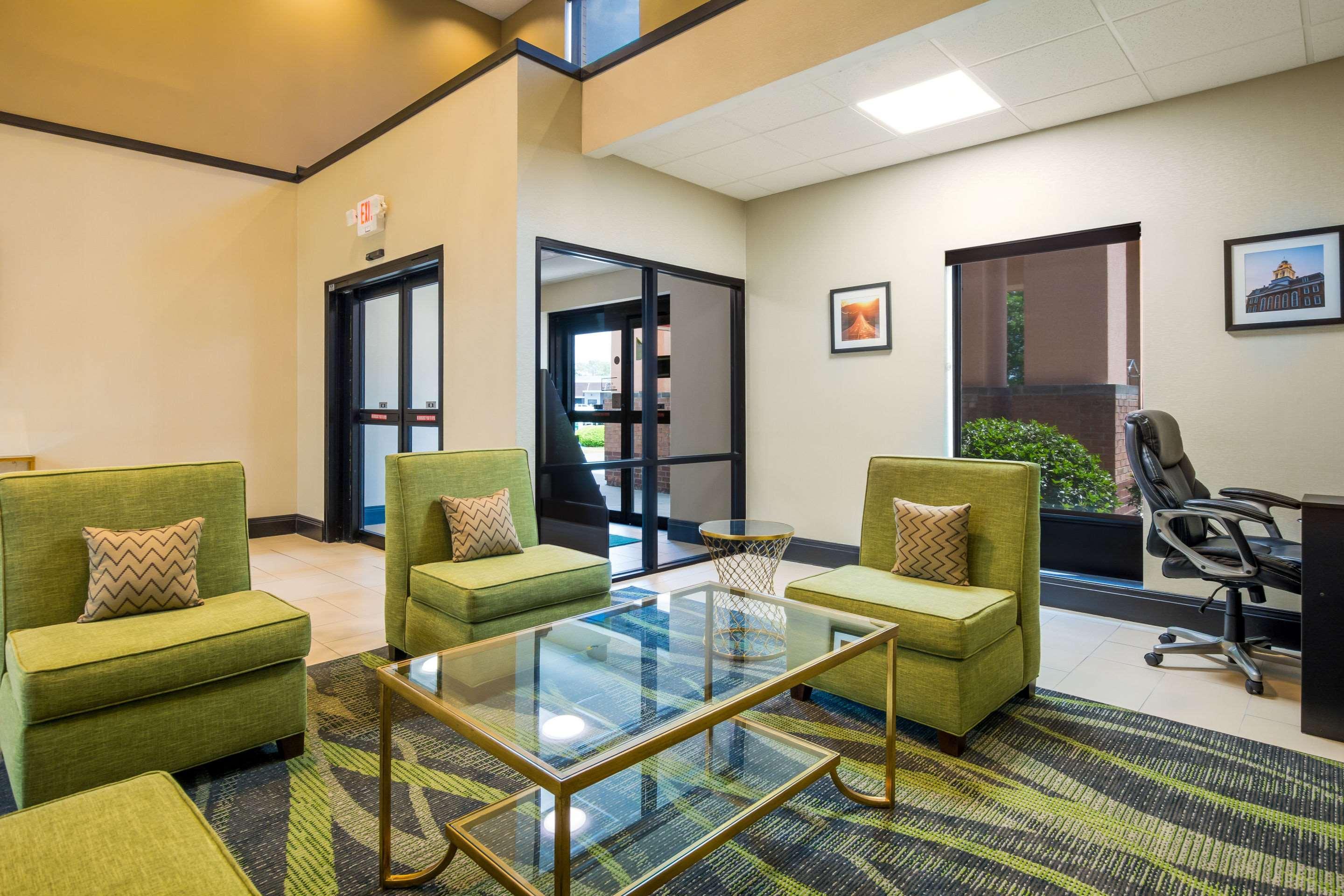 Quality Inn & Suites Sellersburg Екстер'єр фото