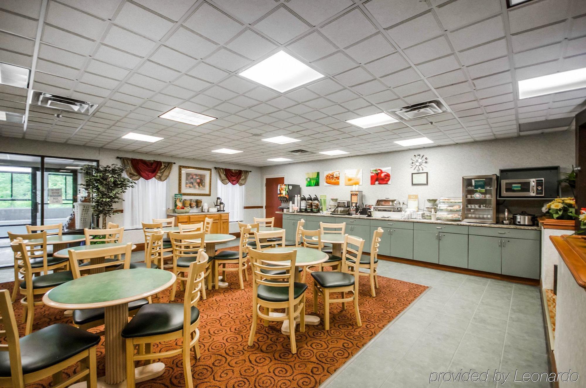 Quality Inn & Suites Sellersburg Екстер'єр фото