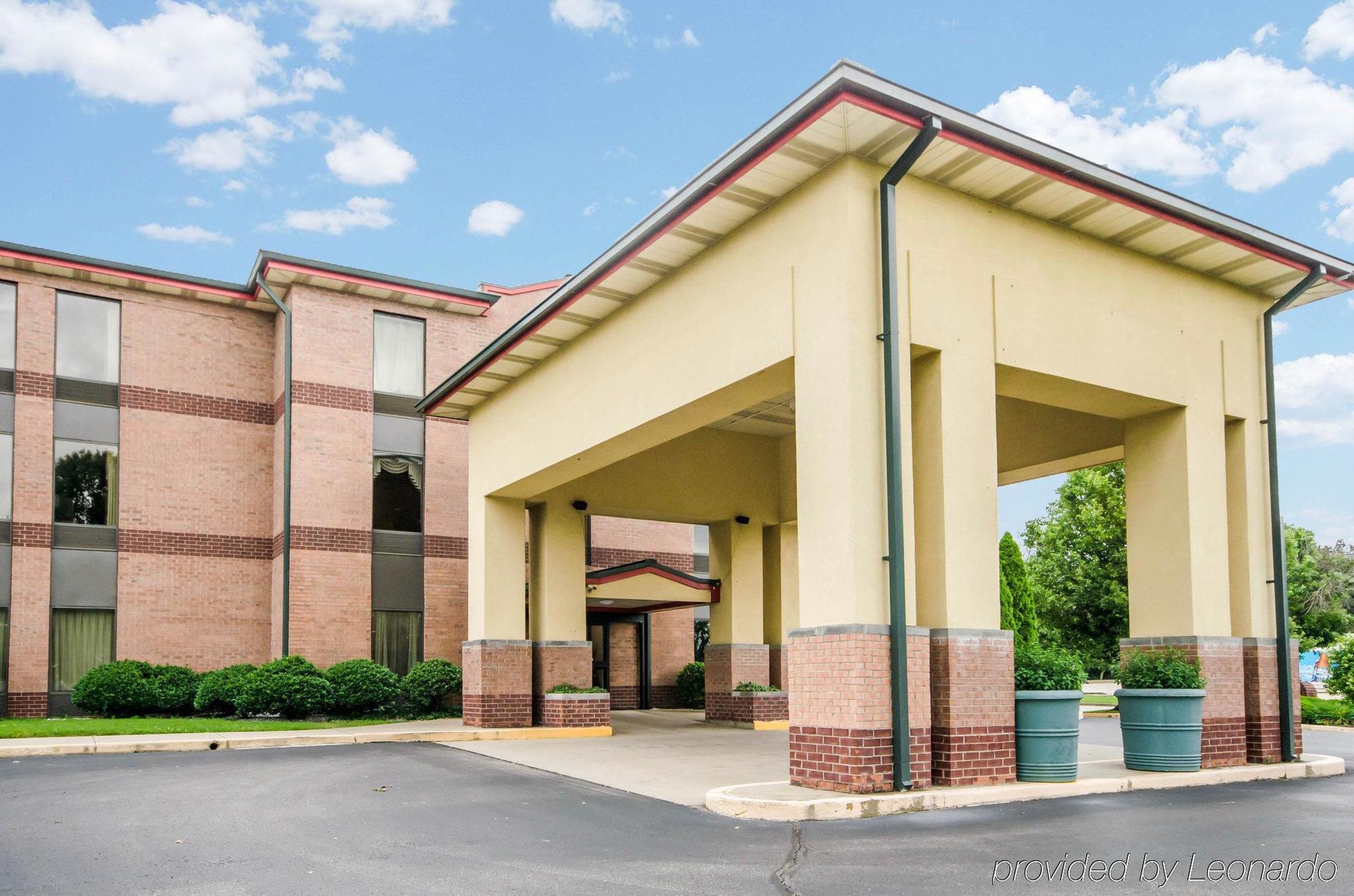 Quality Inn & Suites Sellersburg Екстер'єр фото